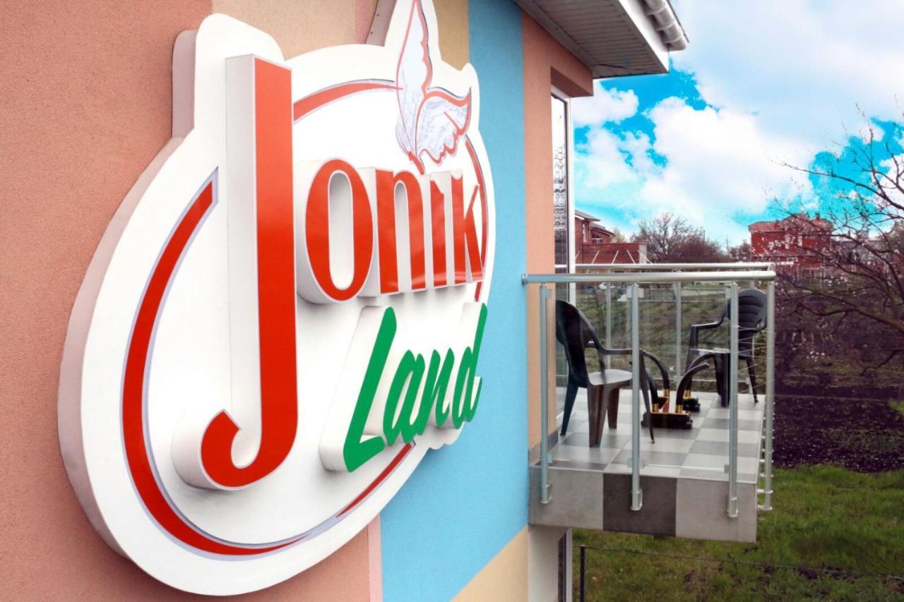 Hotel Jonik Land Chornomorsk Exterior photo