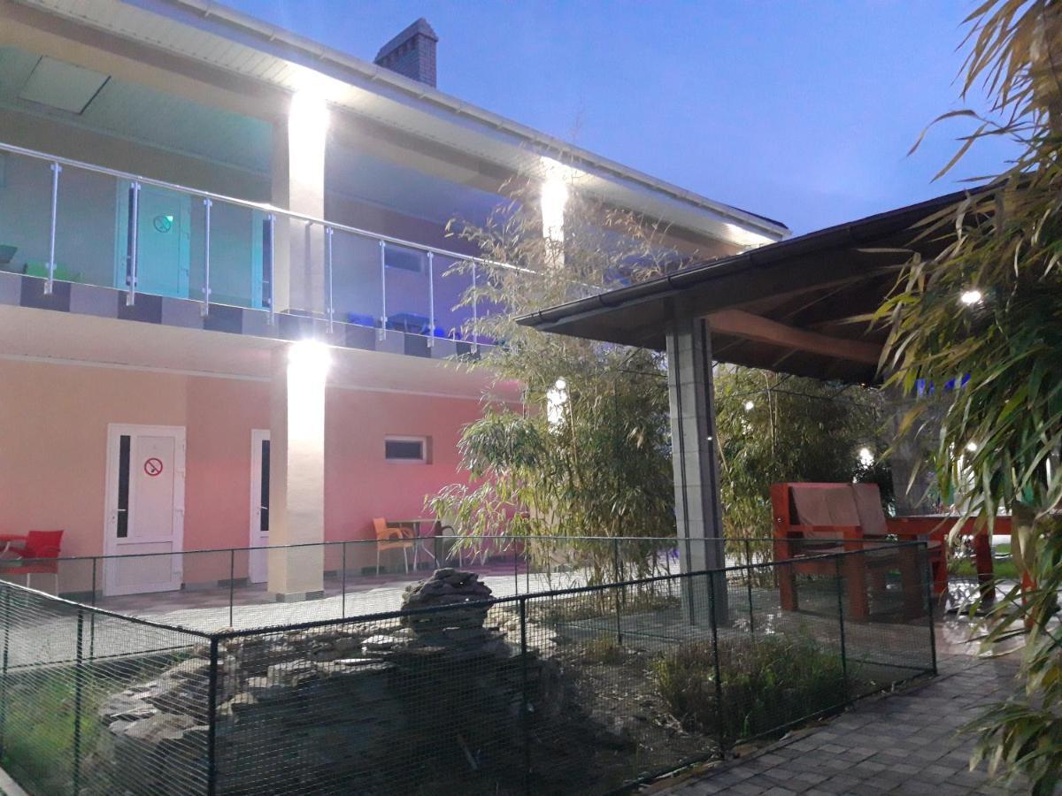 Hotel Jonik Land Chornomorsk Exterior photo