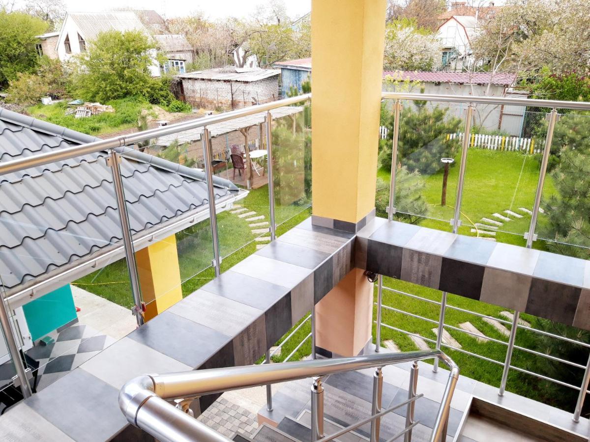 Hotel Jonik Land Chornomorsk Exterior photo